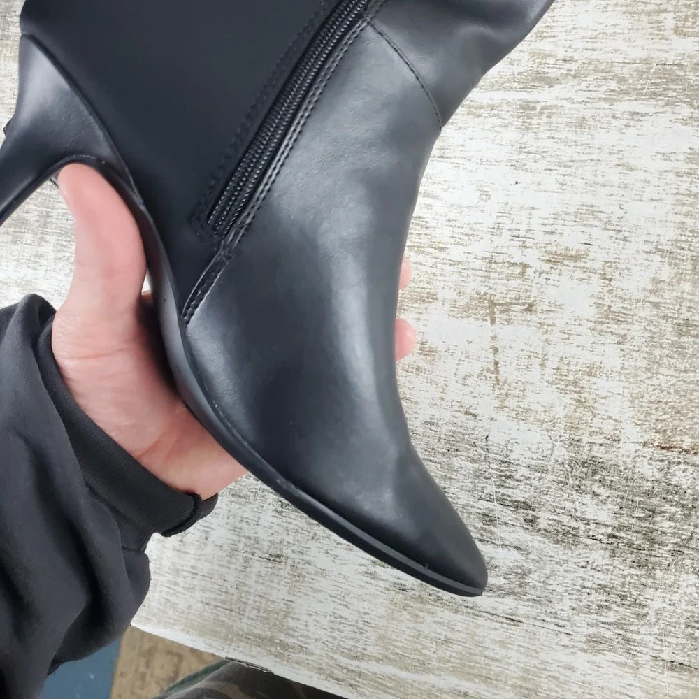 AEROSOLES new without